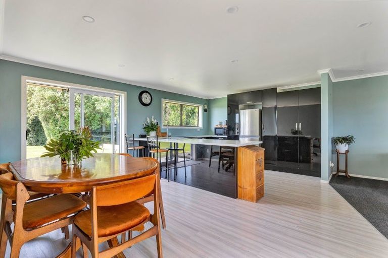 Photo of property in 2062 South Road, Otakeho, Hawera, 4678