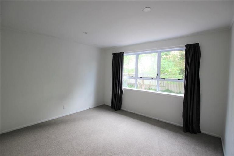 Photo of property in 6 Rondorlyn Place, Manurewa, Auckland, 2102
