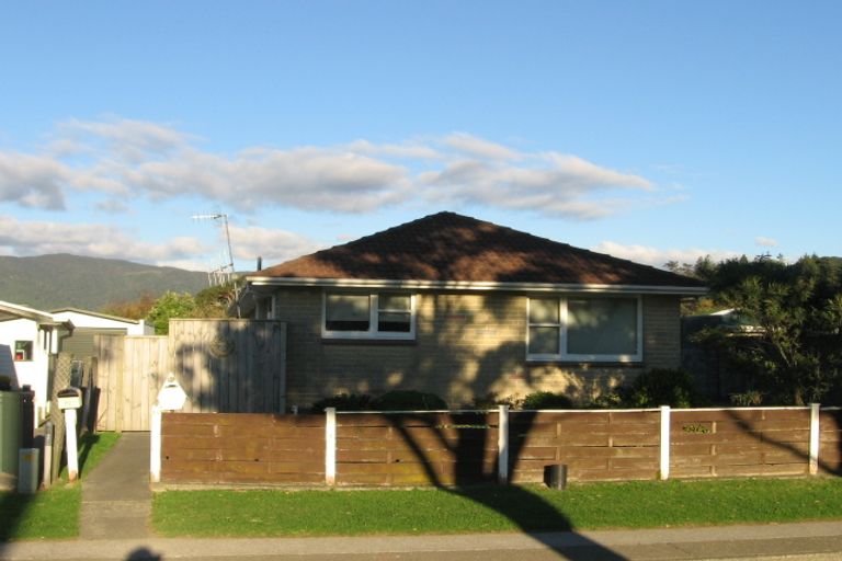Photo of property in 1/16 Parkway, Wainuiomata, Lower Hutt, 5014