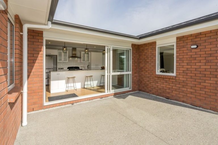 Photo of property in 88 Pohutukawa Drive, Levin, 5571