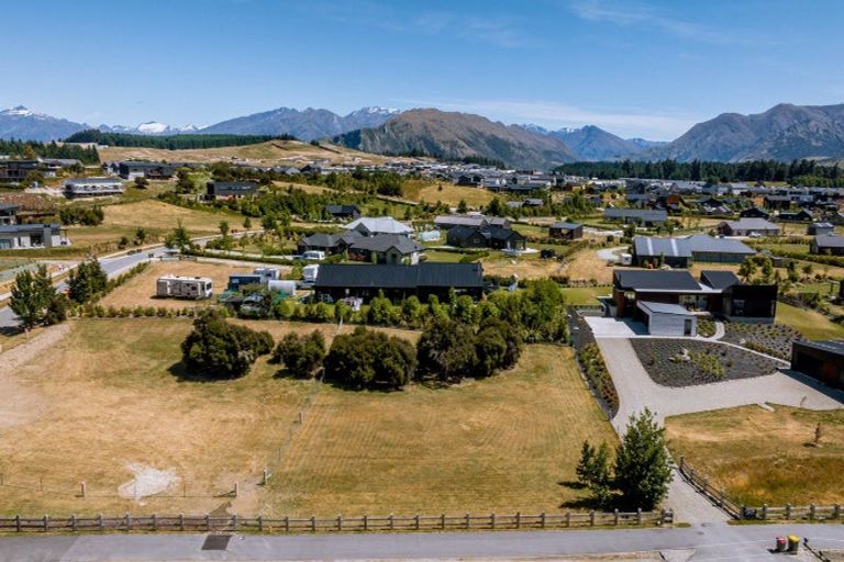 Photo of property in 4 Mount Linton Avenue, Wanaka, 9305