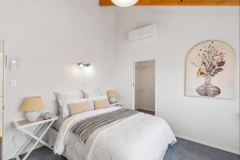 Photo of property in 115b Bartholomew Road, Levin, 5510