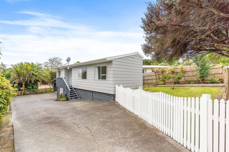 Photo of property in 23 Tawa Road, Te Atatu Peninsula, Auckland, 0610
