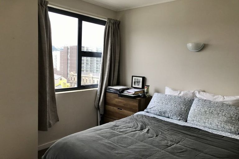 Photo of property in 17 Kent Terrace - Kent Apartments, 6d/16 Kent Terrace, Mount Victoria, Wellington, 6011