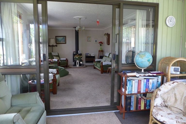 Photo of property in 63 Sarabande Avenue, Redwood, Christchurch, 8051