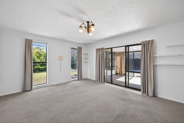 Photo of property in 2/70 Marlow Road, Aranui, Christchurch, 8061