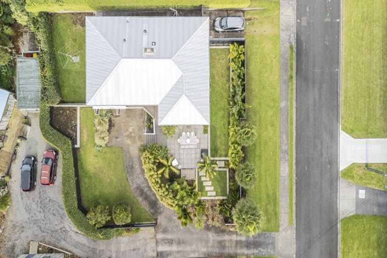 Photo of property in 37 Mcfarlane Street, Oakura, 4314