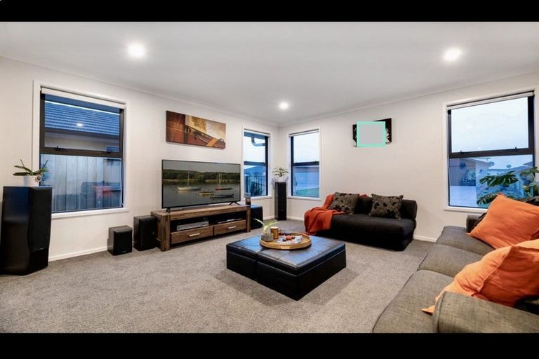 Photo of property in 15 Kotiate Street, Papamoa Beach, Papamoa, 3118