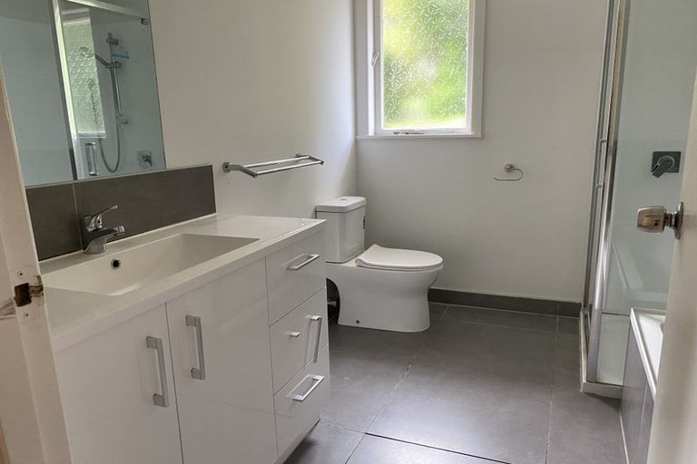 Photo of property in 39a Harrington Road, Henderson, Auckland, 0610