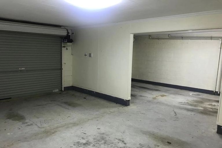 Photo of property in 4 Meadowvale Avenue, Forrest Hill, Auckland, 0620