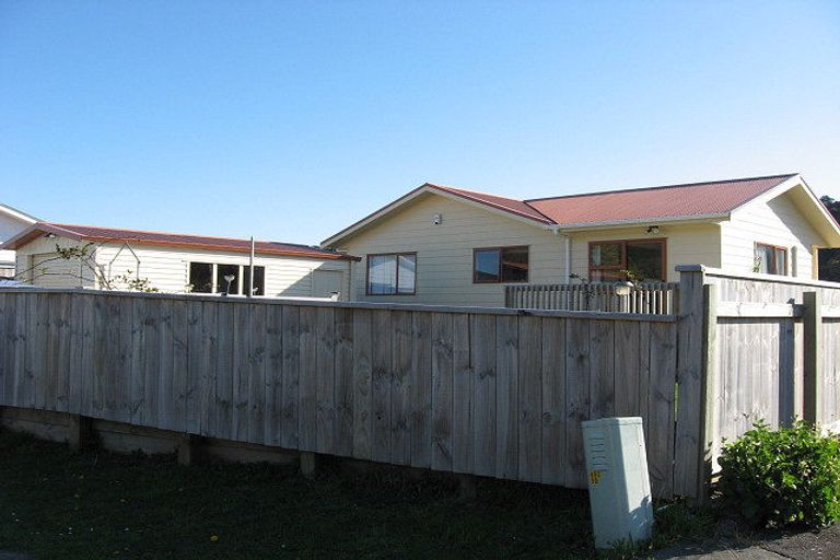 Photo of property in 5 Honey Street, Wainuiomata, Lower Hutt, 5014