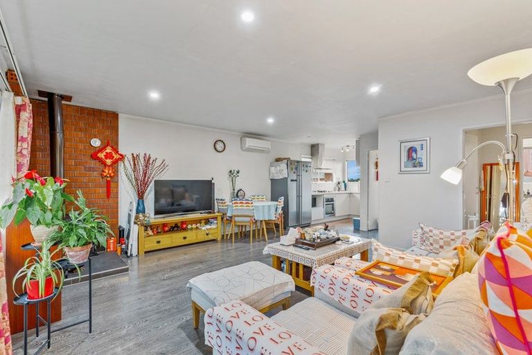 Photo of property in 1/11 Zita Maria Drive, Massey, Auckland, 0614
