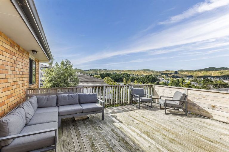 Photo of property in 93 Te Puia Drive, Aotea, Porirua, 5024