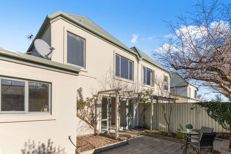 Photo of property in 4/61 Champion Street, Edgeware, Christchurch, 8013