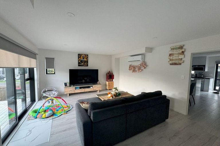 Photo of property in 7b Poruru Close, Papakura, 2110