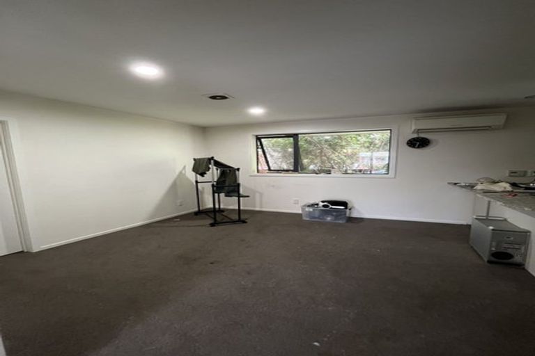 Photo of property in 17 Nortons Road, Avonhead, Christchurch, 8042