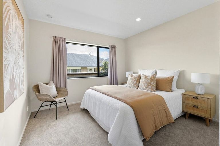 Photo of property in 52 Kath Hopper Drive, Orewa, 0931