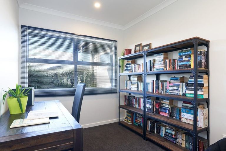 Photo of property in 12 Percy Berry Place, Havelock North, 4130