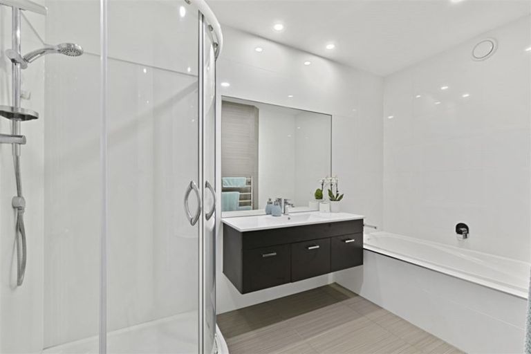 Photo of property in 10 San Lorenzo Rise, Henderson, Auckland, 0612