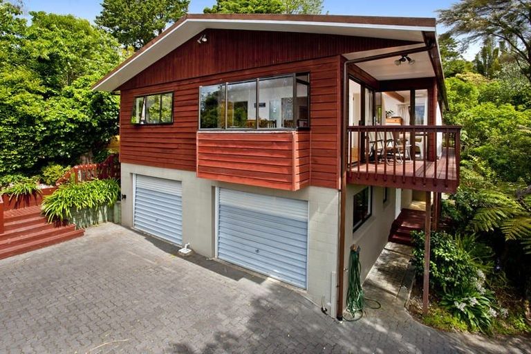 Photo of property in 20 Trelawny Place, Hillcrest, Auckland, 0627