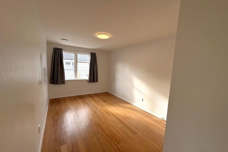 Photo of property in 211 Cambridge Terrace, Naenae, Lower Hutt, 5011