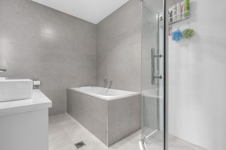 Photo of property in 12 Goodfellow Lane, Flat Bush, Auckland, 2019