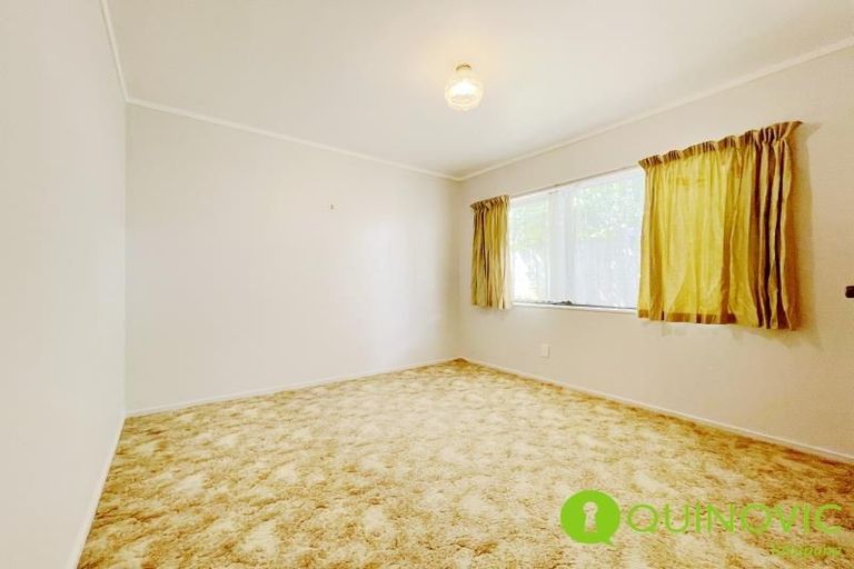 Photo of property in 2/17 Queen Mary Avenue, New Lynn, Auckland, 0600