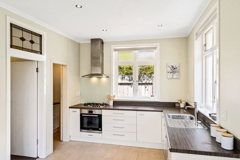 Photo of property in 10 Todman Street, Brooklyn, Wellington, 6021