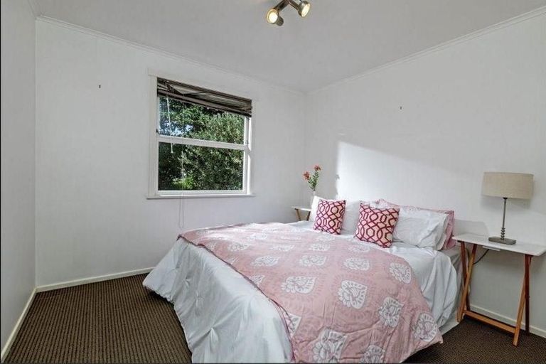 Photo of property in 14 Sunhaven Avenue, Glenfield, Auckland, 0629