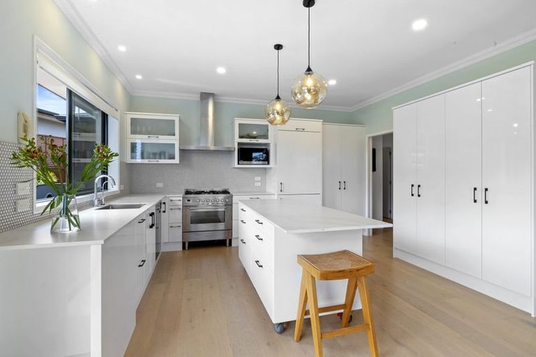 Photo of property in 176a Heta Road, Highlands Park, New Plymouth, 4312