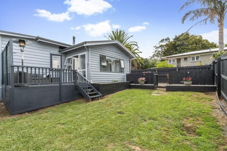 Photo of property in 8a Youngs Road, Papakura, 2110