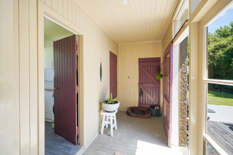 Photo of property in 28 Grant Road, Otatara, Invercargill, 9879