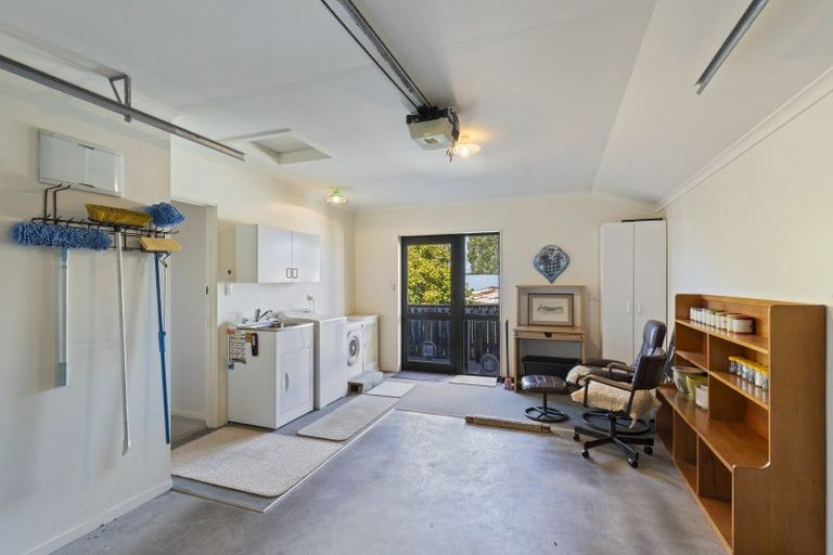 Photo of property in 2/16 Sandel Rise, Merrilands, New Plymouth, 4312