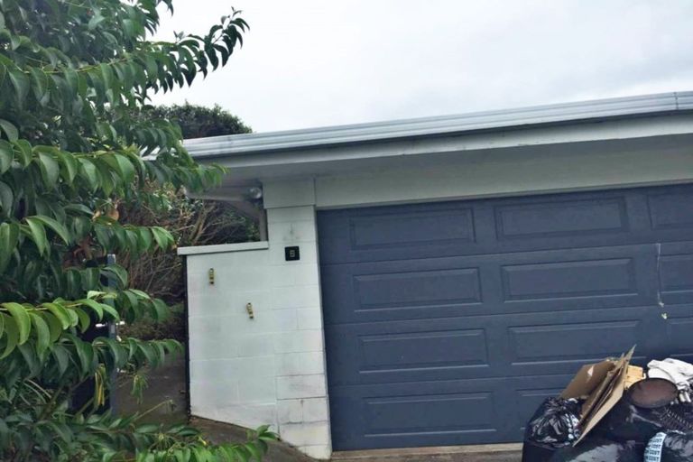 Photo of property in 2/2 Girrahween Drive, Totara Vale, Auckland, 0629