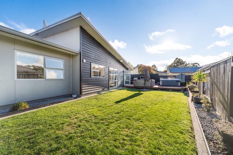 Photo of property in 26 Chestnut Close, Kelvin Grove, Palmerston North, 4414