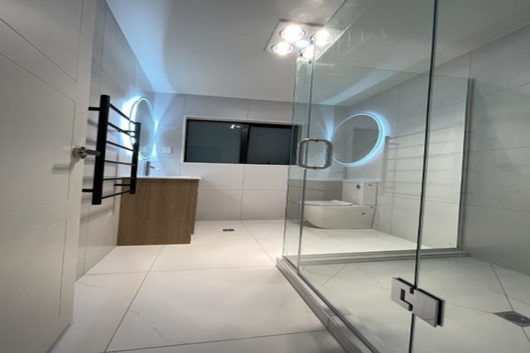 Photo of property in 42 Auranga Drive, Karaka, 2113