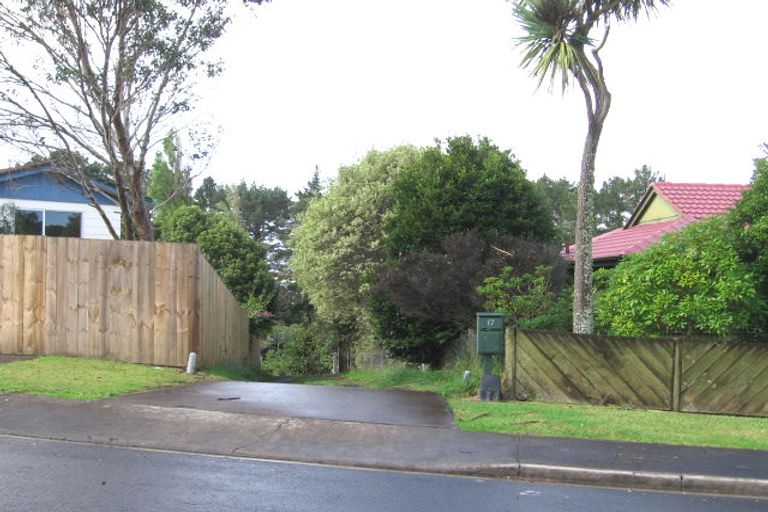 Photo of property in 17 Quincey Place, Massey, Auckland, 0614