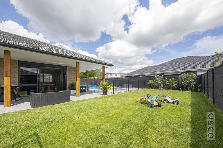 Photo of property in 42 Pohutukawa Parade, Riverhead, 0820