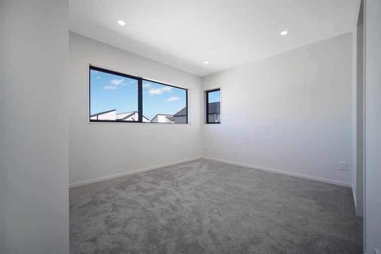 Photo of property in 143 Grove Road, Papakura, 2110