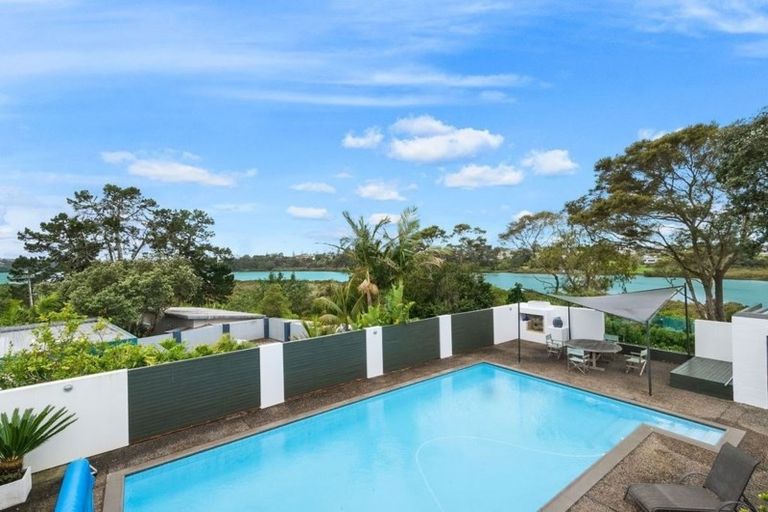 Photo of property in 171c Colwill Road, Massey, Auckland, 0614