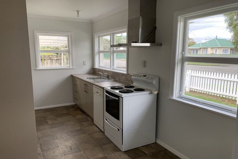 Photo of property in 10 Eton Place, Levin, 5510