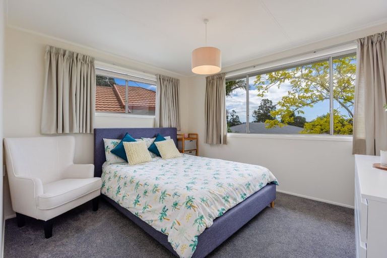 Photo of property in 1/120 Verran Road, Birkdale, Auckland, 0626