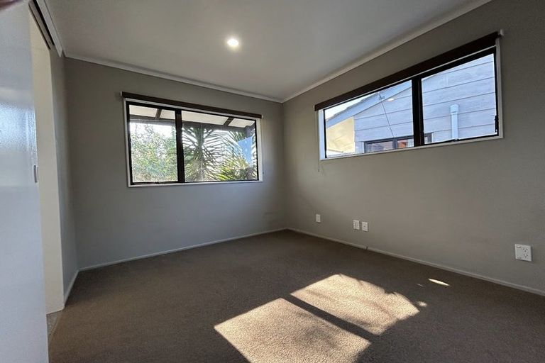 Photo of property in 17 Oakmont Place, Wattle Downs, Auckland, 2103