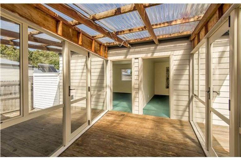 Photo of property in 34 Roche Avenue, Upper Riccarton, Christchurch, 8041