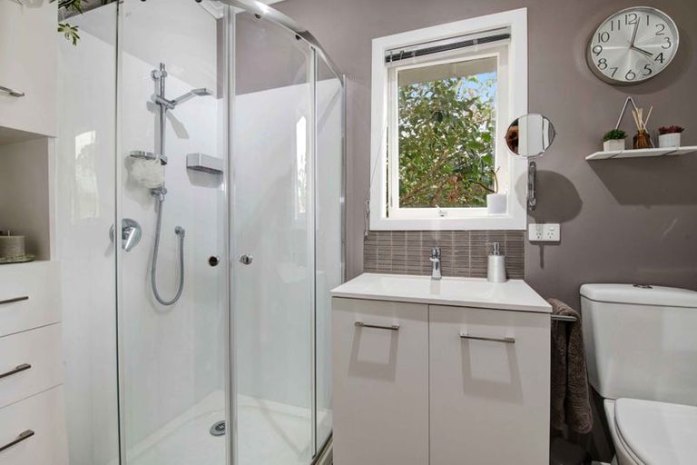 Photo of property in 27a Makiri Street, Helensville, 0800