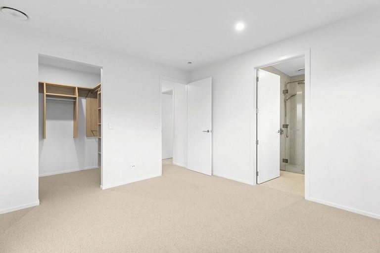 Photo of property in 6 Lake Mckay Drive, Luggate, 9382