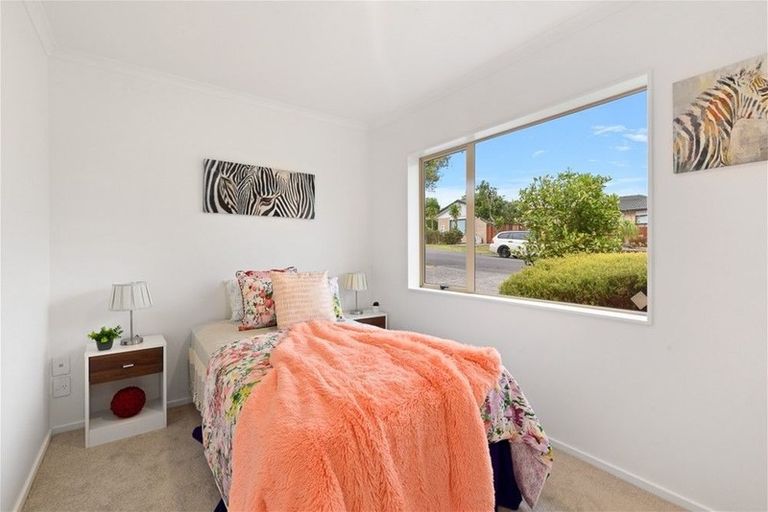 Photo of property in 36 Fleetwood Drive, Henderson, Auckland, 0612
