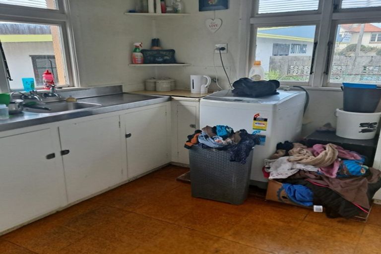 Photo of property in 2 Centennial Avenue, Balclutha, 9230