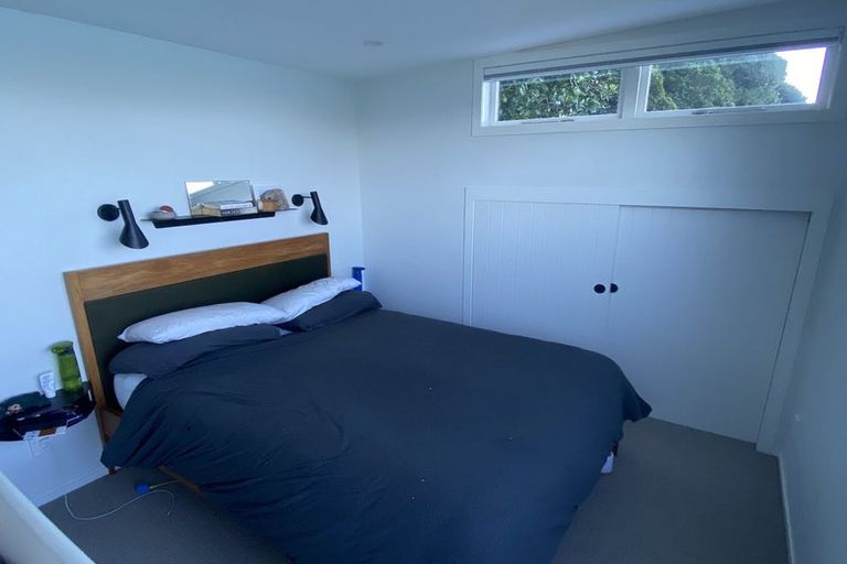 Photo of property in 425 Karaka Bay Road, Karaka Bays, Wellington, 6022