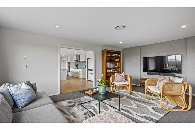 Photo of property in 7 Oakville Close, Rangiora, 7400